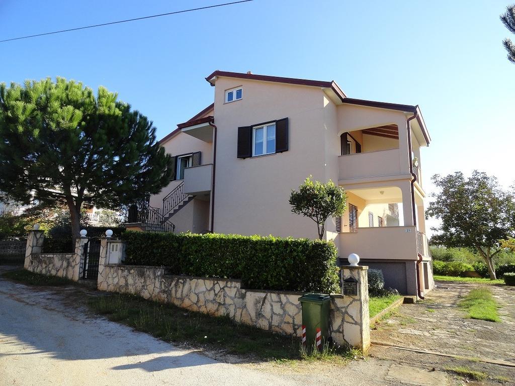 Apartment Asparagus Rovinjsko Selo Quarto foto